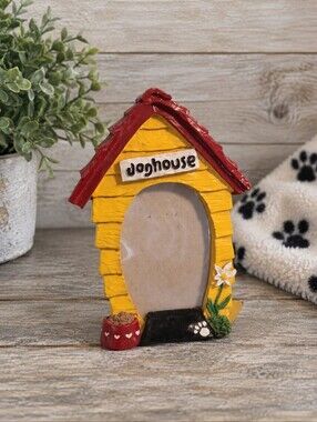 doghouse picture frame